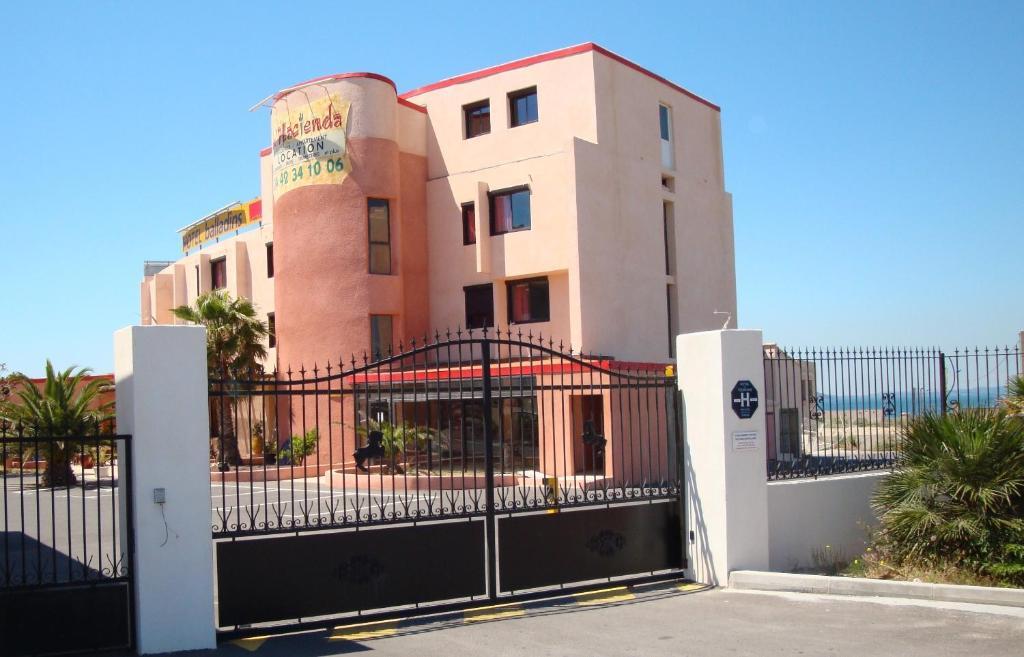 Hotel L'hacienda 3*