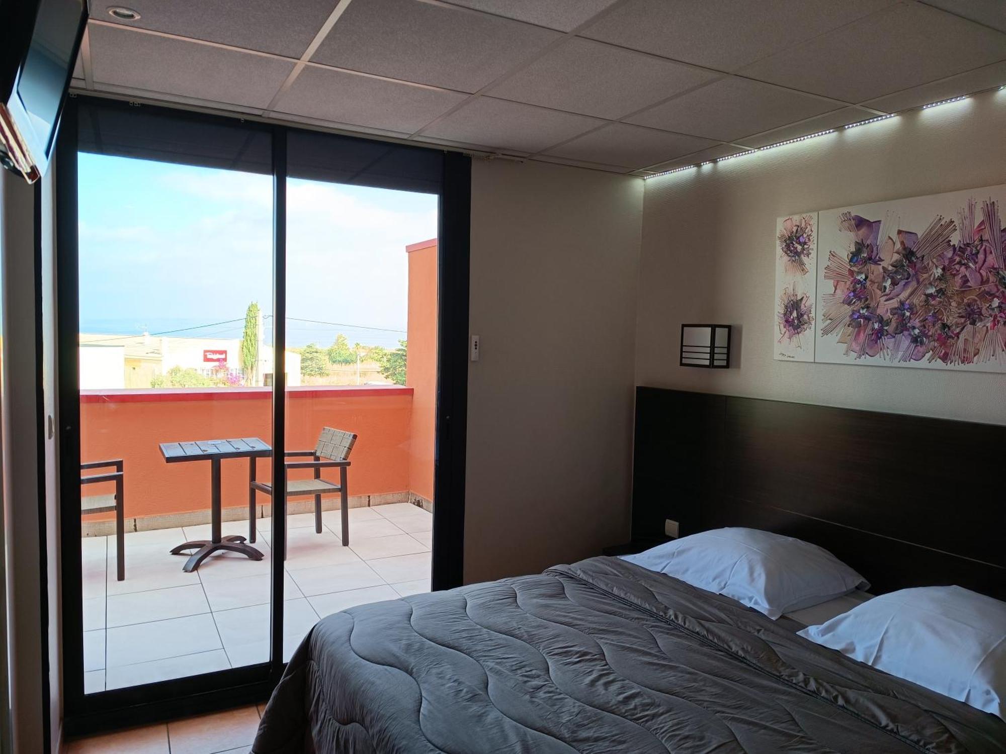 Hotel L'hacienda 3*