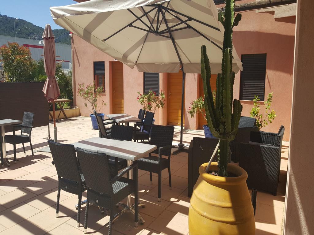 L'hacienda Hotel