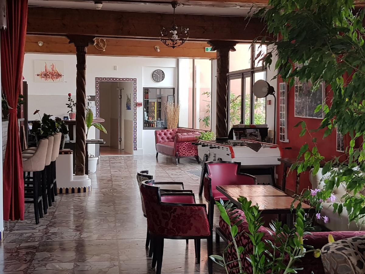 Hotel L'hacienda 3*