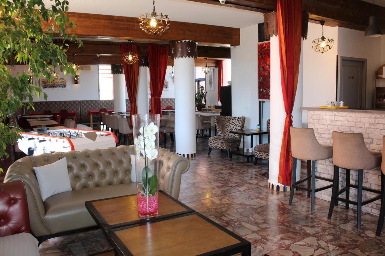 Hotel L'hacienda 3*